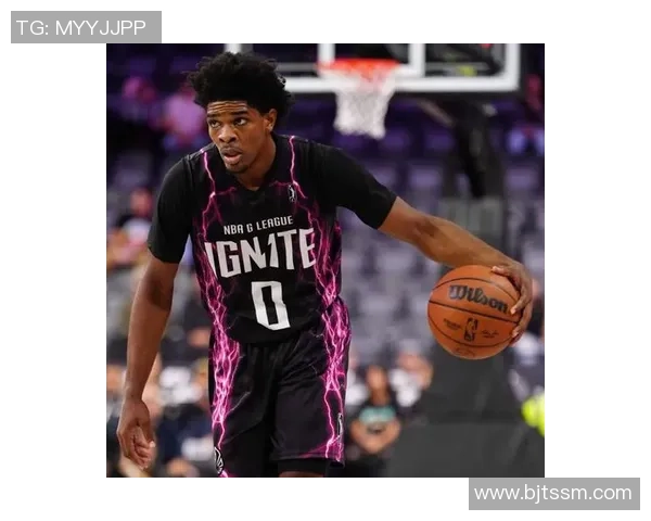 斯库特亨德森的崛起之路：从青涩新秀到篮球未来之星